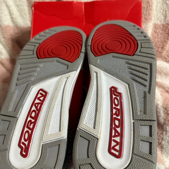 Air Jordan 3 Retro “Unite” (GS) - Picture 3 of 5